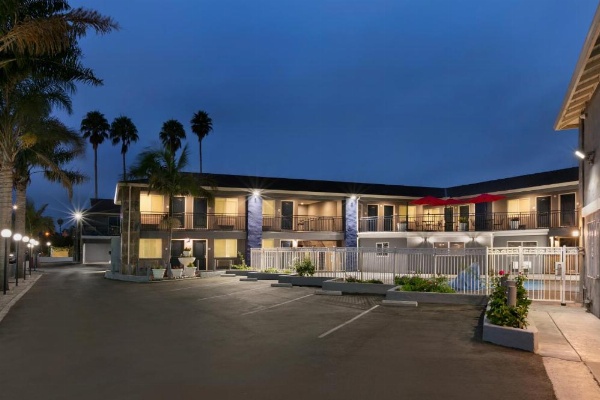 Torch Lite Inn at the Beach Boardwalk image 30